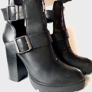 Steve Madden Lavish Buckle Bootie Size 7.5
